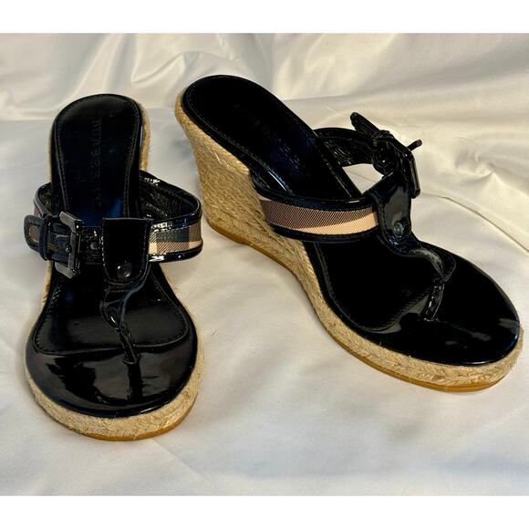 NWOT BURBERRY Black Patent & Raffia Sandals 
EU 39 / 8 US.   (7.5?) - Picture 1 of 6